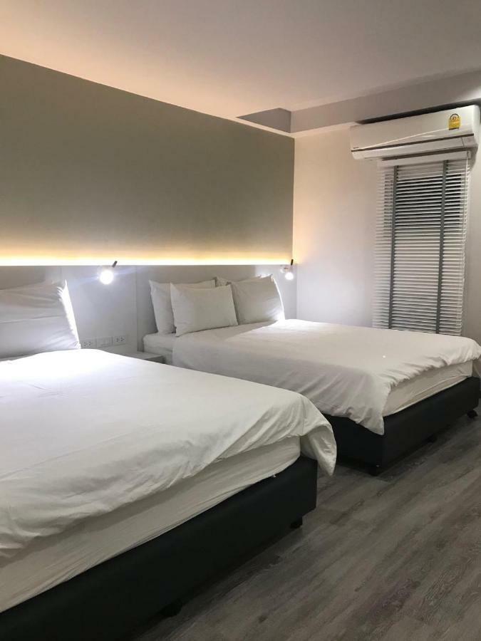 Twin Room,884331271:JPEG
